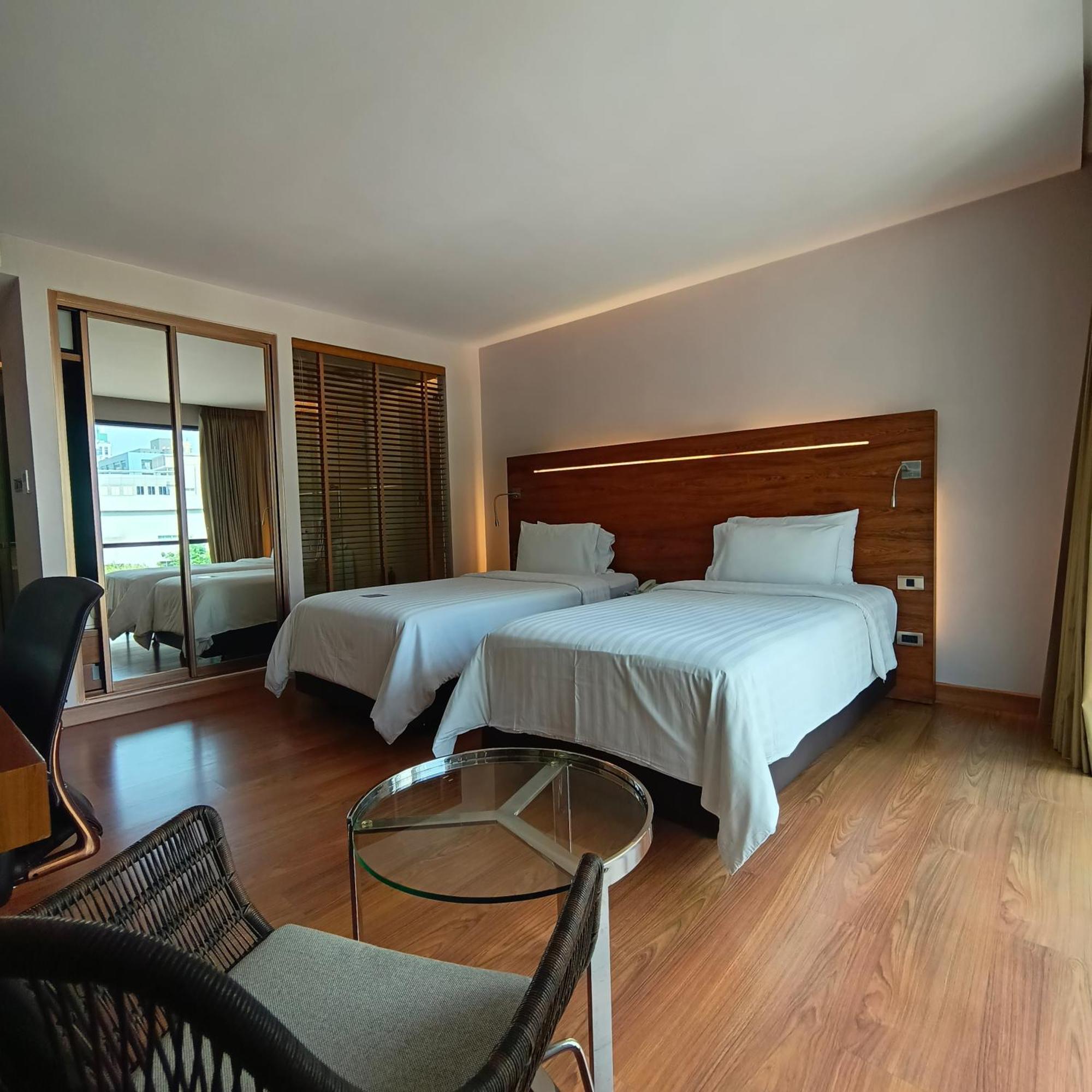 Sacha'S Hotel Uno Sha Bangkok Kültér fotó